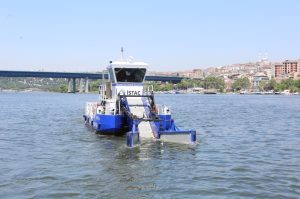 İBB KIYI TEMİZLİK HİZMETLERİ ARALIKSIZ SÜRÜYOR