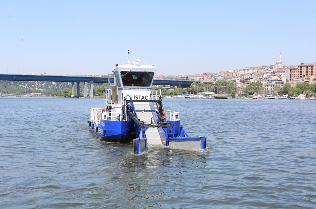 İBB KIYI TEMİZLİK HİZMETLERİ ARALIKSIZ SÜRÜYOR