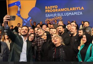 SAHURDA RADYOCULARLA BULUŞMA
