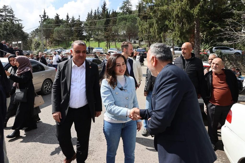 BAYRAMLAŞMAYI SOKAKLARA TAŞIDILAR