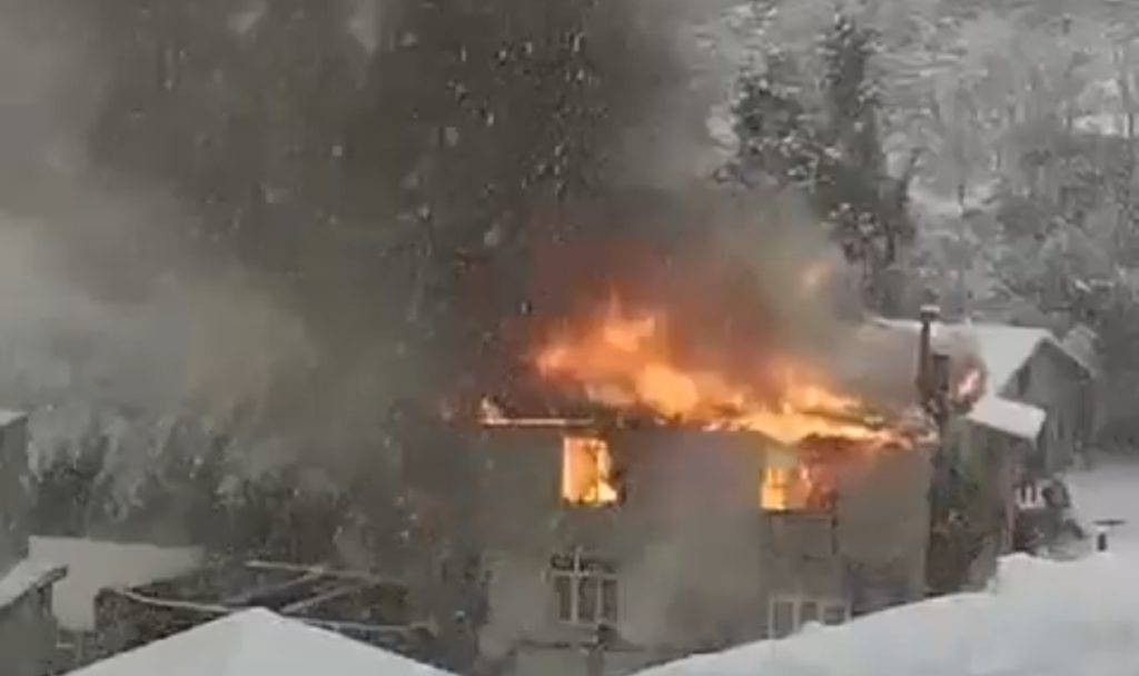 EVLERİ YANAN AİLELERE BAŞKAN ALAATTİN KÖSELER SAHİP ÇIKTI