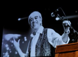 EDİP AKBAYRAM “YILLAR” ŞARKISIYLA UĞURLANDI