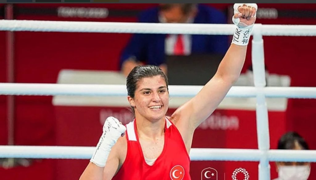 ÜÇÜNCÜ KEZ DÜNYA ŞAMPİYONU: BUSENAZ SÜRMENELİ