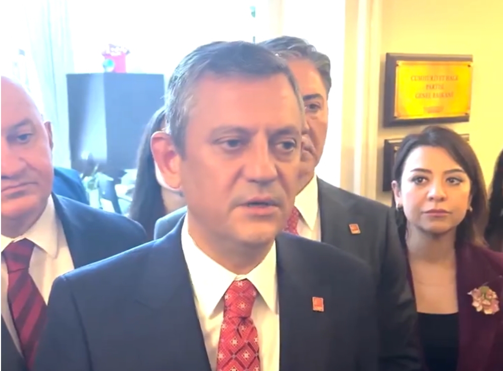 Özgür Özel: “Ekrem Başkan Fail Değil, Mağdur; Yapılan İşlem Hukuki Değil, Siyasi”