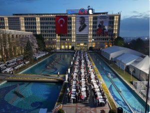 KADİR GECESİ: SARAÇHANE İFTARI